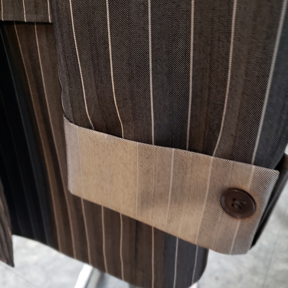 Man 3 piece suit..DO NOT BUNDLE - Picture 3 of 8